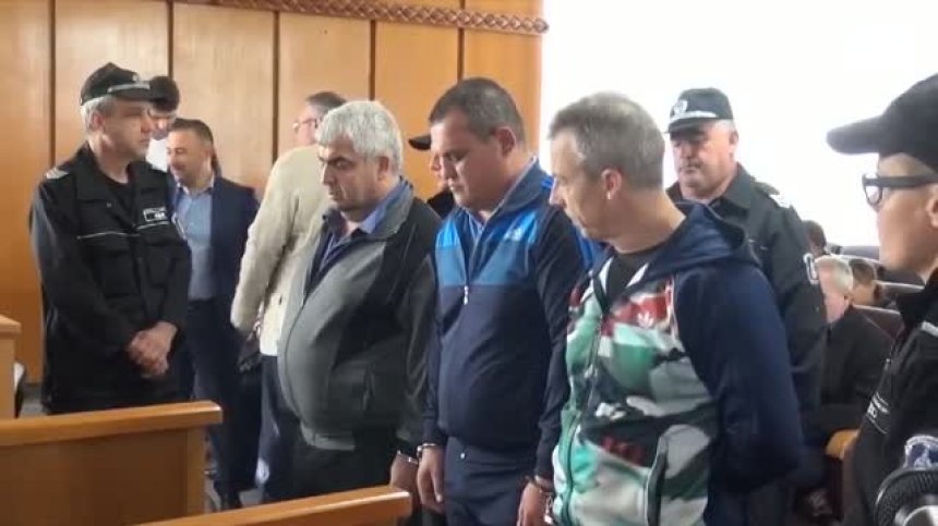 Оставиха в ареста тримата инспектори от ДАИ-Пловдив