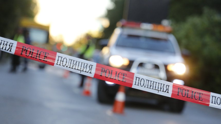 Откриха обгорелите трупове на три млади момчета край Трън