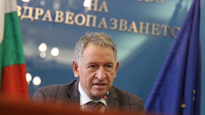 Остри политически реакции заради "зеления сертификат", поискаха оставката на Кацаров