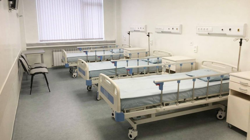 Кабинетът иска да избегне локдаун, все повече болници остават без интензивни легла