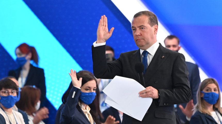 Медведев: Всяка стъпка на държава от НАТО срещу Крим означава Трета световна война