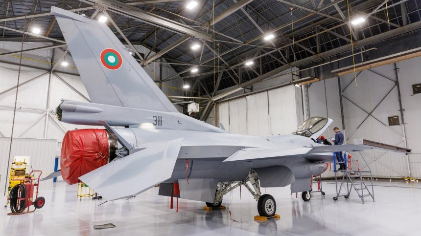 До края на годината България ще има всичките осем изтребителя F-16