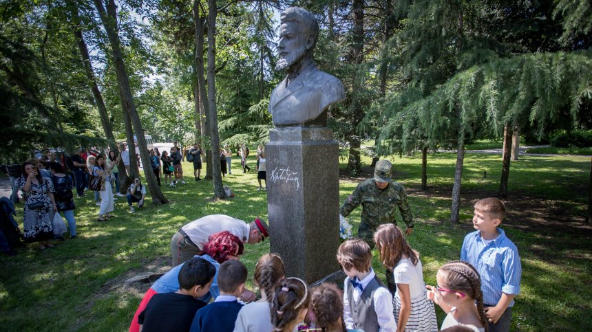 България се преклони пред делото на светинята Христо Ботев (ВИДЕО)