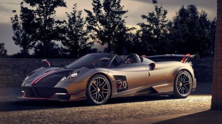 Pagani представи новия си роудстър за над 3 млн. евро
