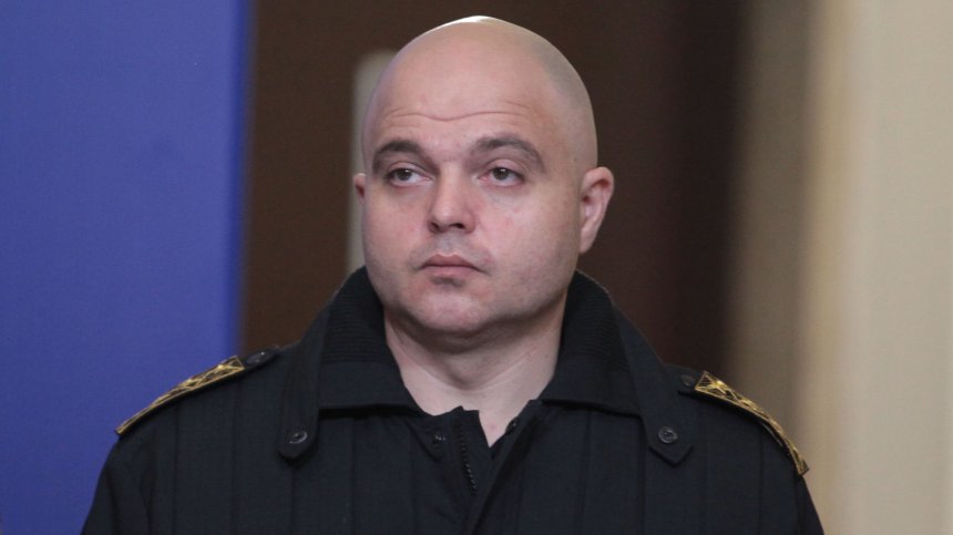 Убийство в Бургас! Откриха прострелян в гърдите млад мъж