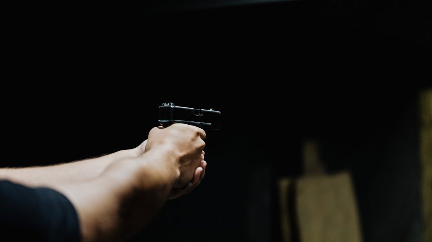 Стрелбата по 5-годишното момиченце в Левски - по невнимание, мъжът бил пиян