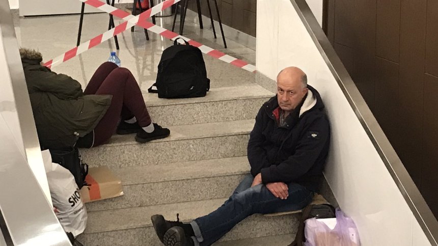 Кошмар с протоколите в Стара Загора, членове на СИК спят по земята
