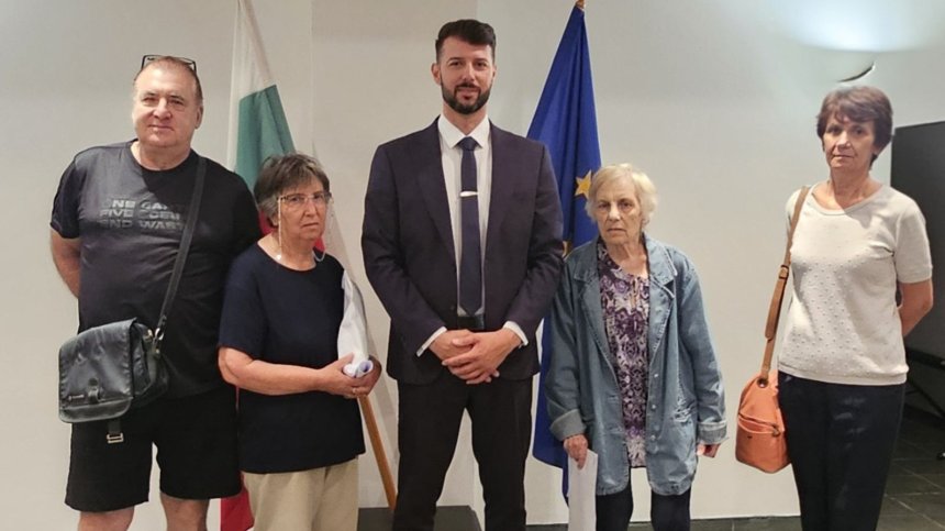 Върнаха 54 хил. евро на петима пострадали от телефонни измами