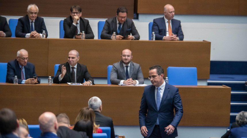 Вот на недоверие на тема "Корупция": МЕЧ, "Възраждане" и "Величие" търсят подкрепа