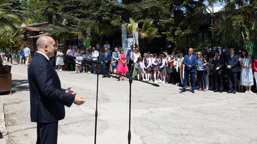 Радев: Най-малкото, което можем да направим за България, е да я опазим от замърсяване