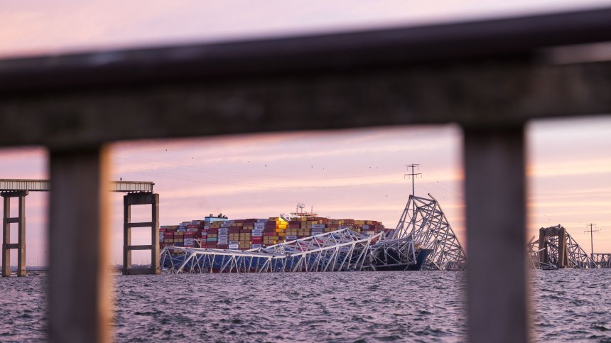 Гигантът Maersk е наел кораба, ударил се в моста в Балтимор