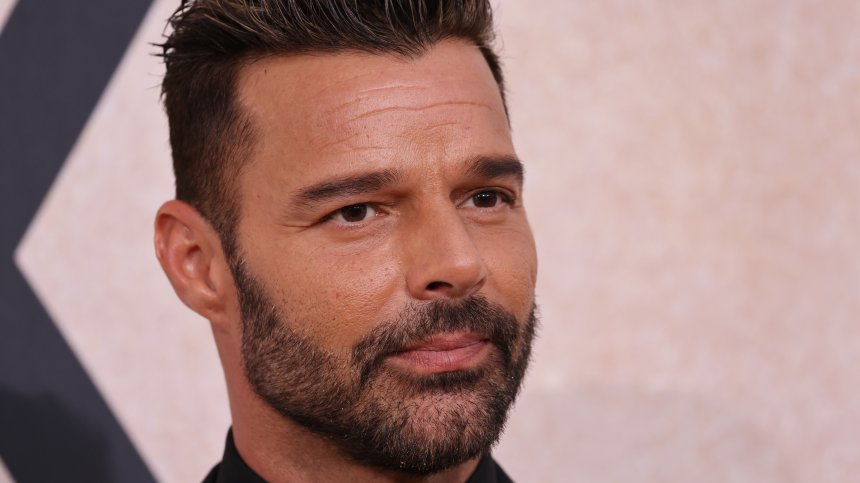 Рики Мартин ще съди племенника си за изнудване