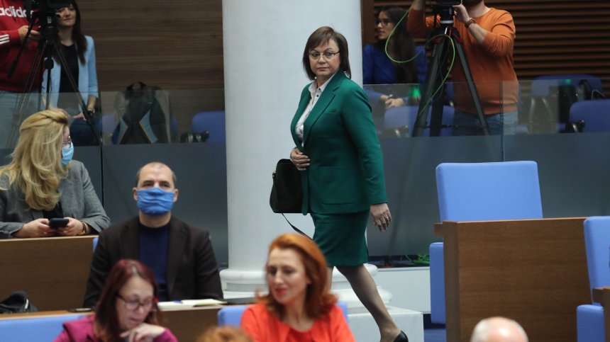Нинова: Няма да участваме във втория и третия мандат, изходът е в избори