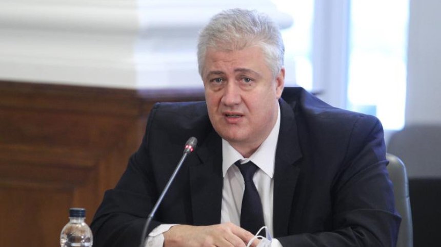 Проф. Балтов: Ще пуснем "зелените коридори", когато има достатъчно ваксини