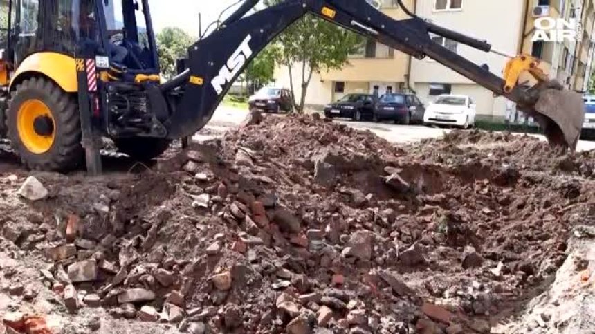 Столичани превърнаха незаконен паркинг в зеленчукова градина