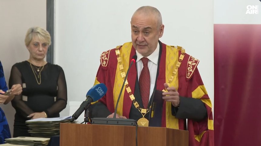 Тържествено дипломиране във ВУЗФ - випуск 2024 с награди и обещаващи кариери