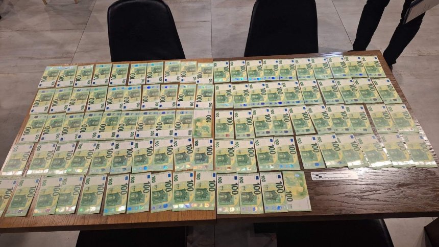 Фалшиви банкноти за над 10 000 евро задържаха в София
