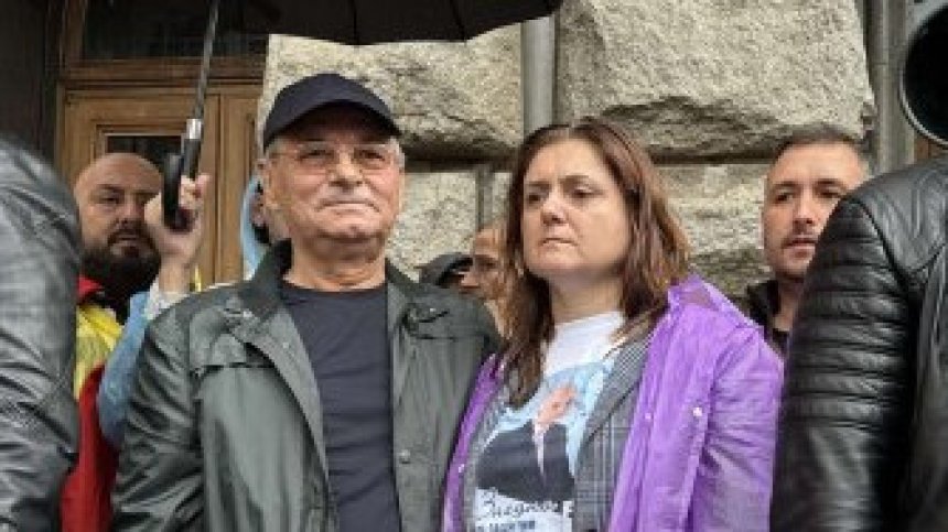 ДПС на Ахмед Доган напуска управлението: Корупцията процъфтява