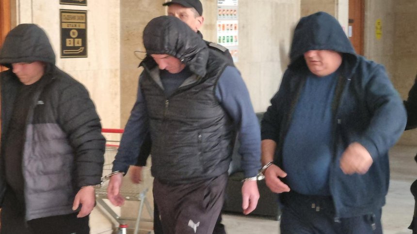 Шестима от задържаните за източване на гориво в Карнобат остават в ареста