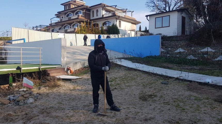 ДНСК: Част от кейовата стена в лесопарк "Росенец" е незаконна