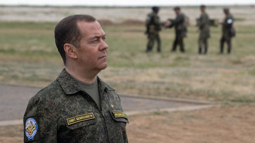 Медведев: Разполагането на американско ядрено оръжие в Полша означава, че то ще бъде използвано