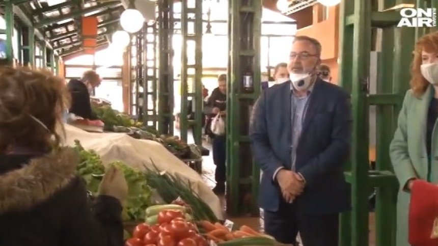 Щабът провери спазват ли пазарите мерките срещу заразата