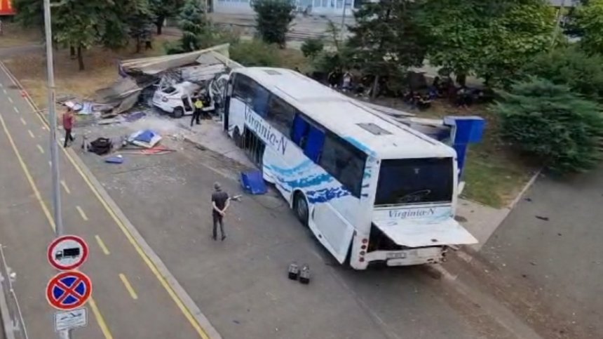 Общо 11 г. затвор за тримата подсъдими трафиканти за катастрофата с убити полицаи в Бургас