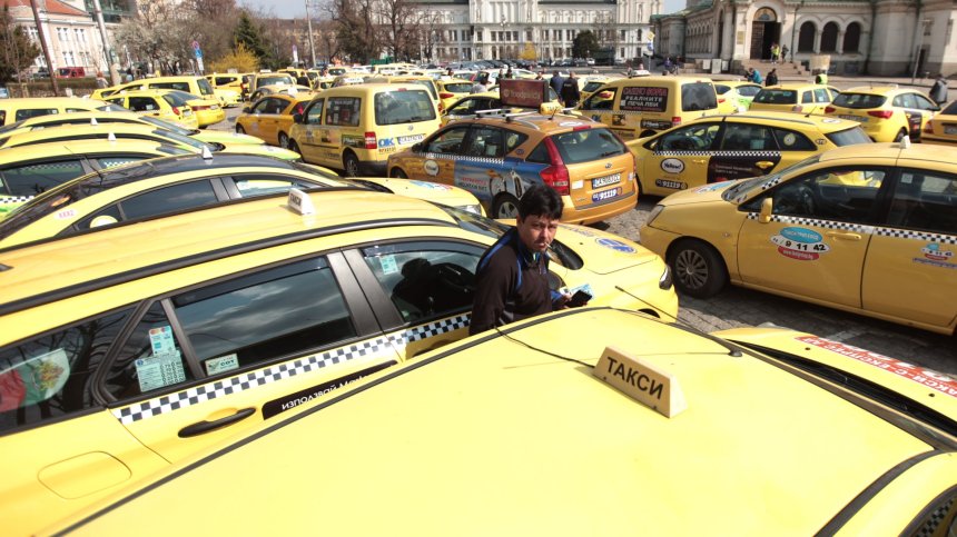 Споделеното пътуване изкара таксиметровите шофьори на протест в София