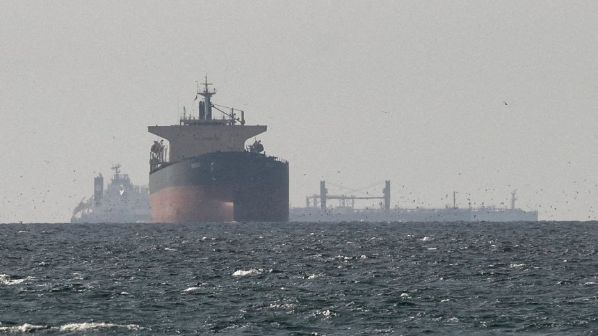 Иран освобождава иракските кораби от блокадата на Ормузкия проток