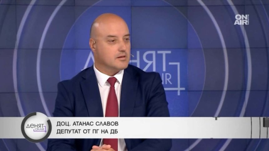 Доц. Славов: Управляващите са плахи, темата за олигархията остана на заден план