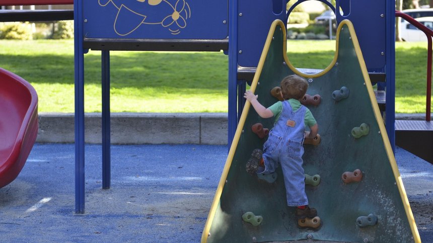 Едно на всеки 20 деца в Гърция е жертва на физическо насилие