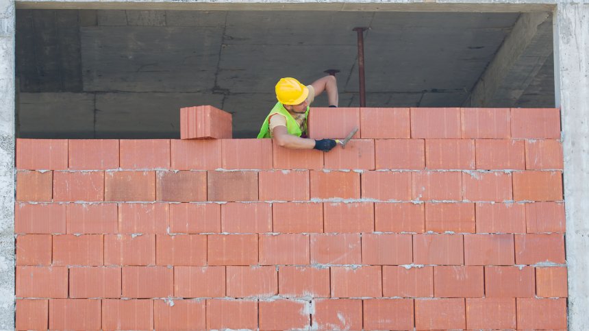 Свободните работни места у нас се увеличават, но остават сред най-ниските в ЕС