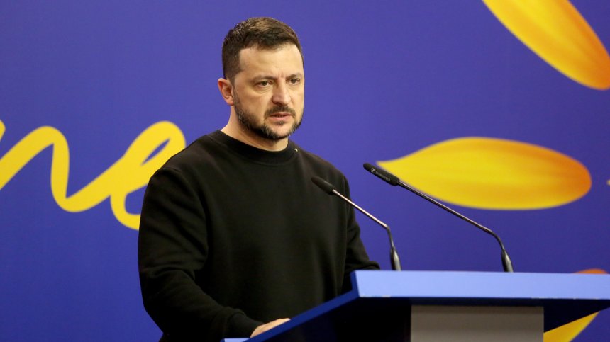 Зеленски: Срам за САЩ и Европа, ако не ни помогнат и загубят от руските изтребители
