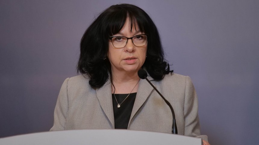 Петкова: За 3 години България не направи нищо, за да усвои в пълен обем парите по ПВУ