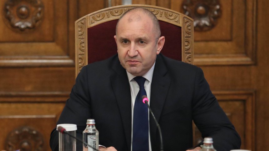 Радев: Приоритет на управляващите са печалбите на приближени фирми, не трудовата заетост