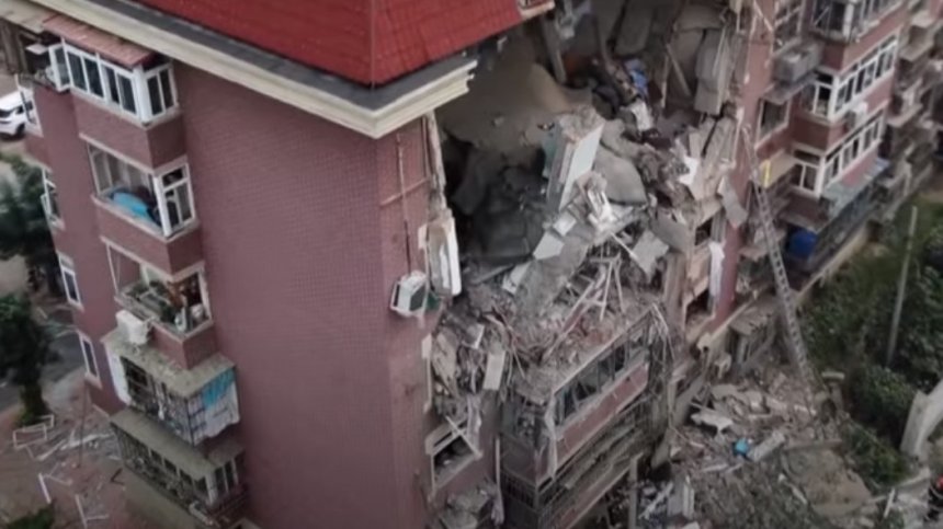 Загинал и 12 ранени при газова експлозия в жилищна сграда в Китай (+ВИДЕО)