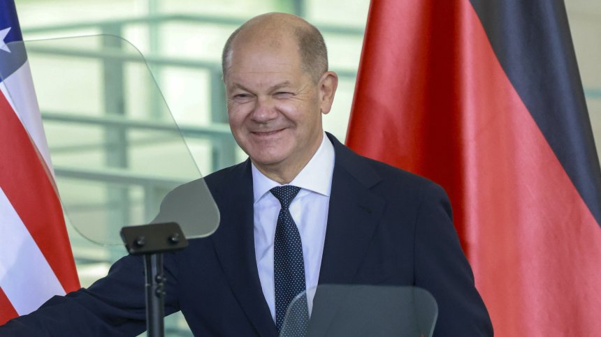 Олаф Шолц: Германия ще остане на страната на Украйна