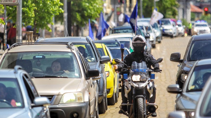 Протестно автошествие на синдикат "Защита" блокира центъра на София