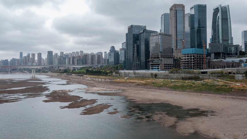 Китай използва технология за изкуствен дъжд в борбата със сушата