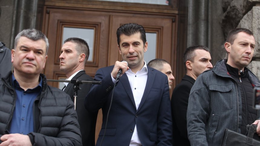 Петков слезе при протестиращите с призив срещу омразата