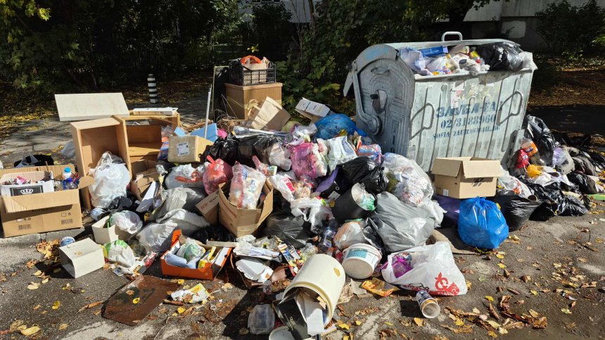 Непоносима миризма в "Люлин": Жителите вървят сред боклуци (+СНИМКИ)