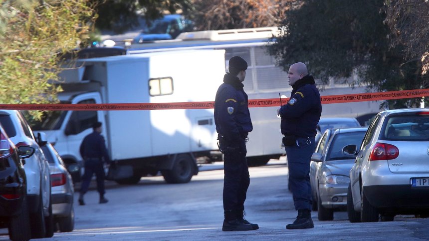 Гърция задържа българи и роми в схема за измами с луксозни коли