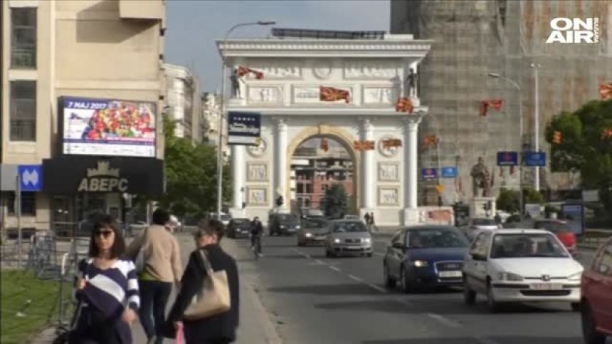 Македонското правителство оцеля след вота на недоверие