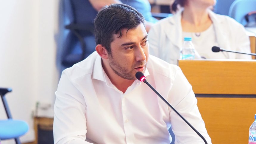 СОС сменя шефовете на 6 общински дружества?