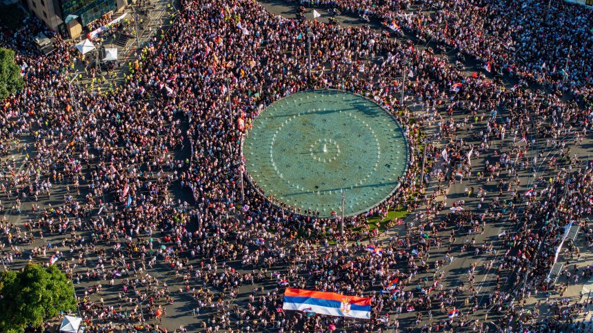 Около 140 000 души протестираха в Белград срещу режима на Александър Вучич