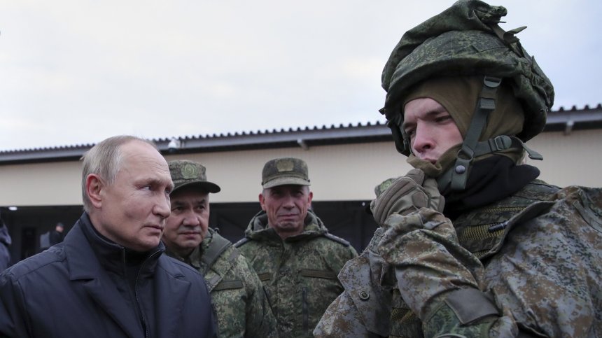 Русия тества ядрената си сила под зоркия поглед на Путин 