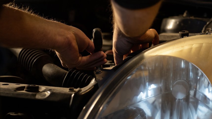 Как да почистим двигателя на колата от замърсяванията?