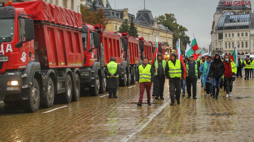 Викат в районното водачите на ТИР-ове, които протестираха пред МС