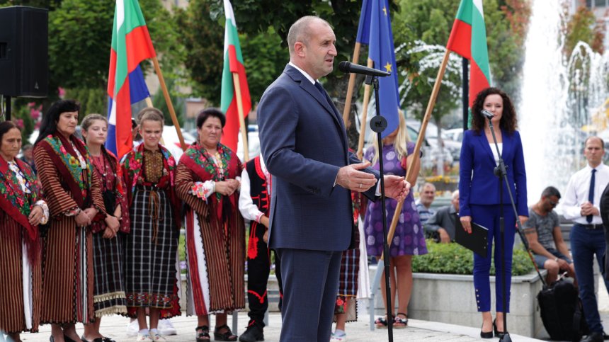 Радев в Неделино: Поемаме по нов път, няма да допуснем да бъдем лъгани и ограбвани
