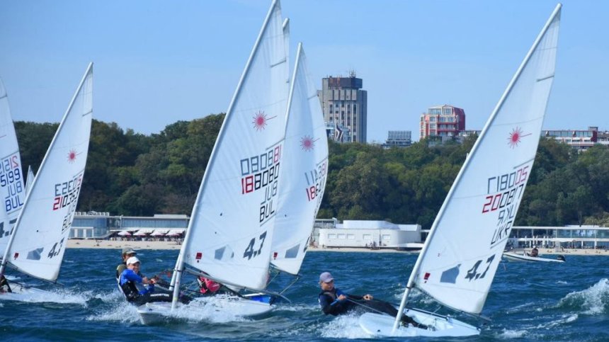 Красен Кралев награди победителите от Европейската купа по ветроходство във Варна 